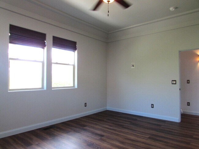Building Photo - Beautify 3 bed 2 bath home!