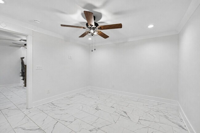 Building Photo - 2104 Williamsport Pike