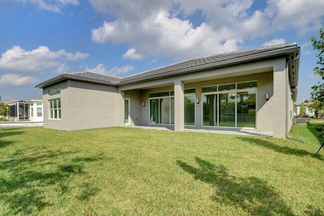 Building Photo - 12832 Veneto Springs Dr