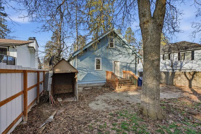 Building Photo - 3027 S Arthur St