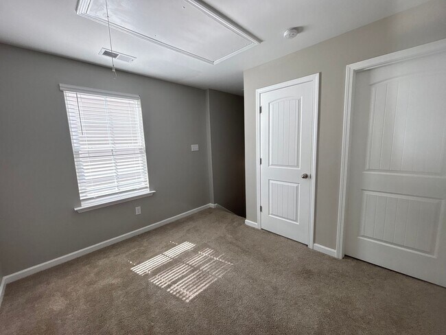 Building Photo - JUST CONSTRUCTED IN CORDOVA!