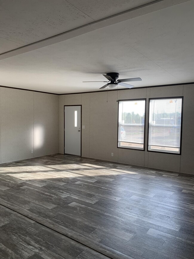 Building Photo - 104 Bristol St