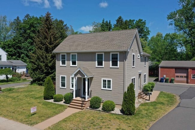 Building Photo - 20 Capen St