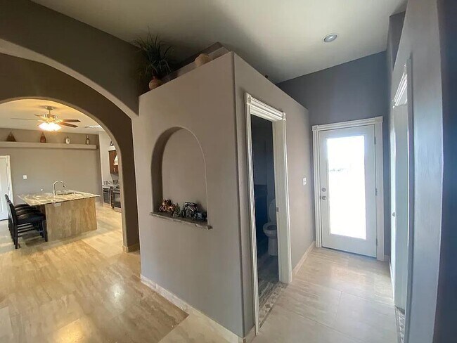 Building Photo - 3528 N Val Vista Rd