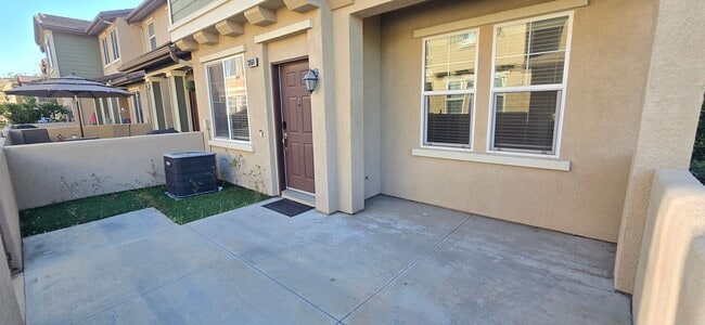 Building Photo - Beautifully maintained 2-bedroom, 2.5-bath with Loft • 1,504 sqft & 2-car garage.