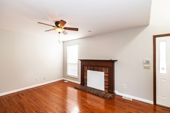 Building Photo - Spacious 2-Bedroom, 2.5-Bathroom Home