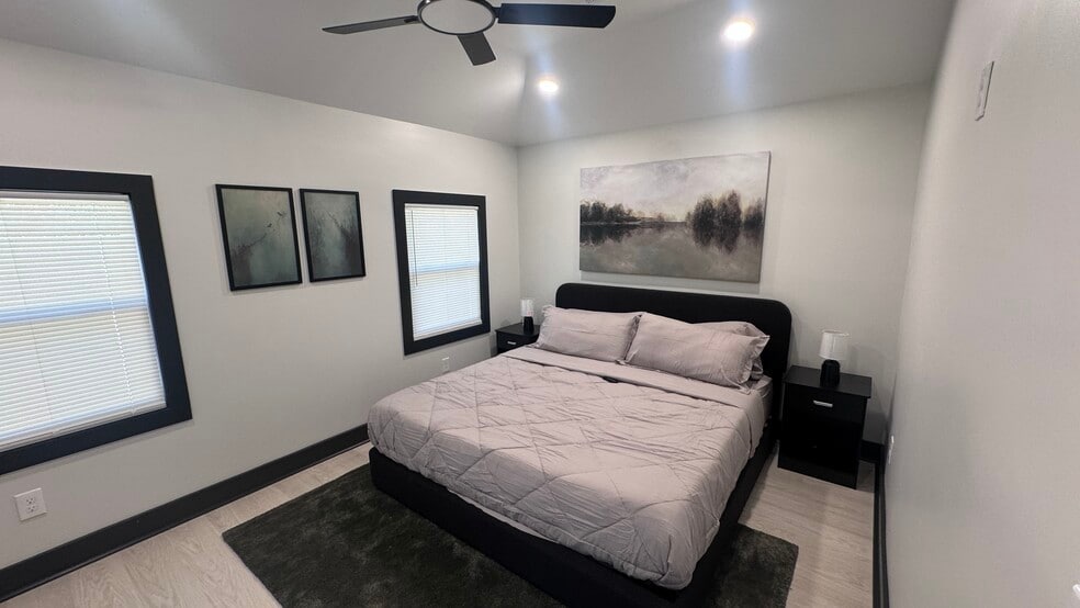 Building Photo - 2054 Fargo Pl SE