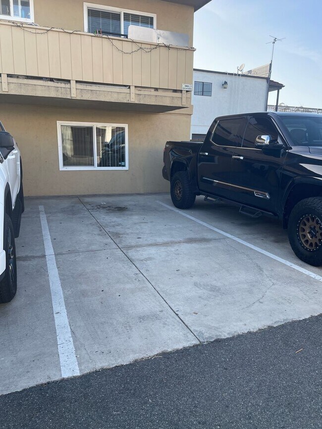 Building Photo - Super Clean & Nicely Renovated 2BR/1Bath in San Clemente - Walk to the Beach!