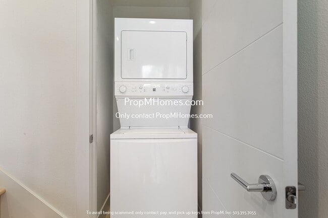 Building Photo - 4127 N Michigan Ave