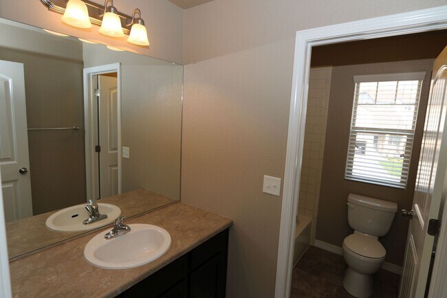 Building Photo - Updated Mountain Shadows Beauty on West Side!  4bdrm/3.5bath/2-car Garage