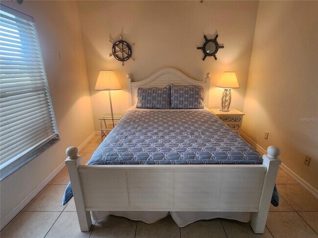 Building Photo - 6566 Fairway Gardens Dr