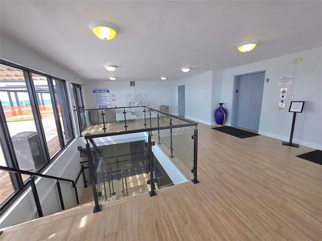 Building Photo - 4020 Galt Ocean Dr