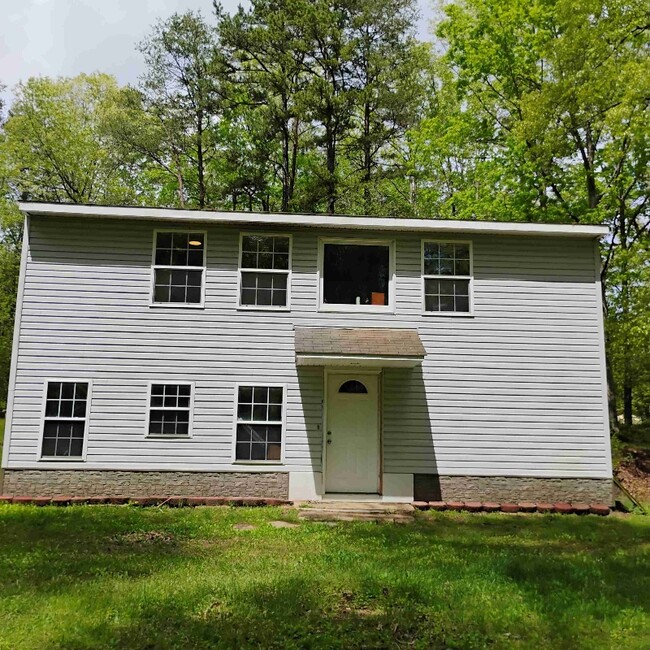 Building Photo - 256 Old House Farm Rd