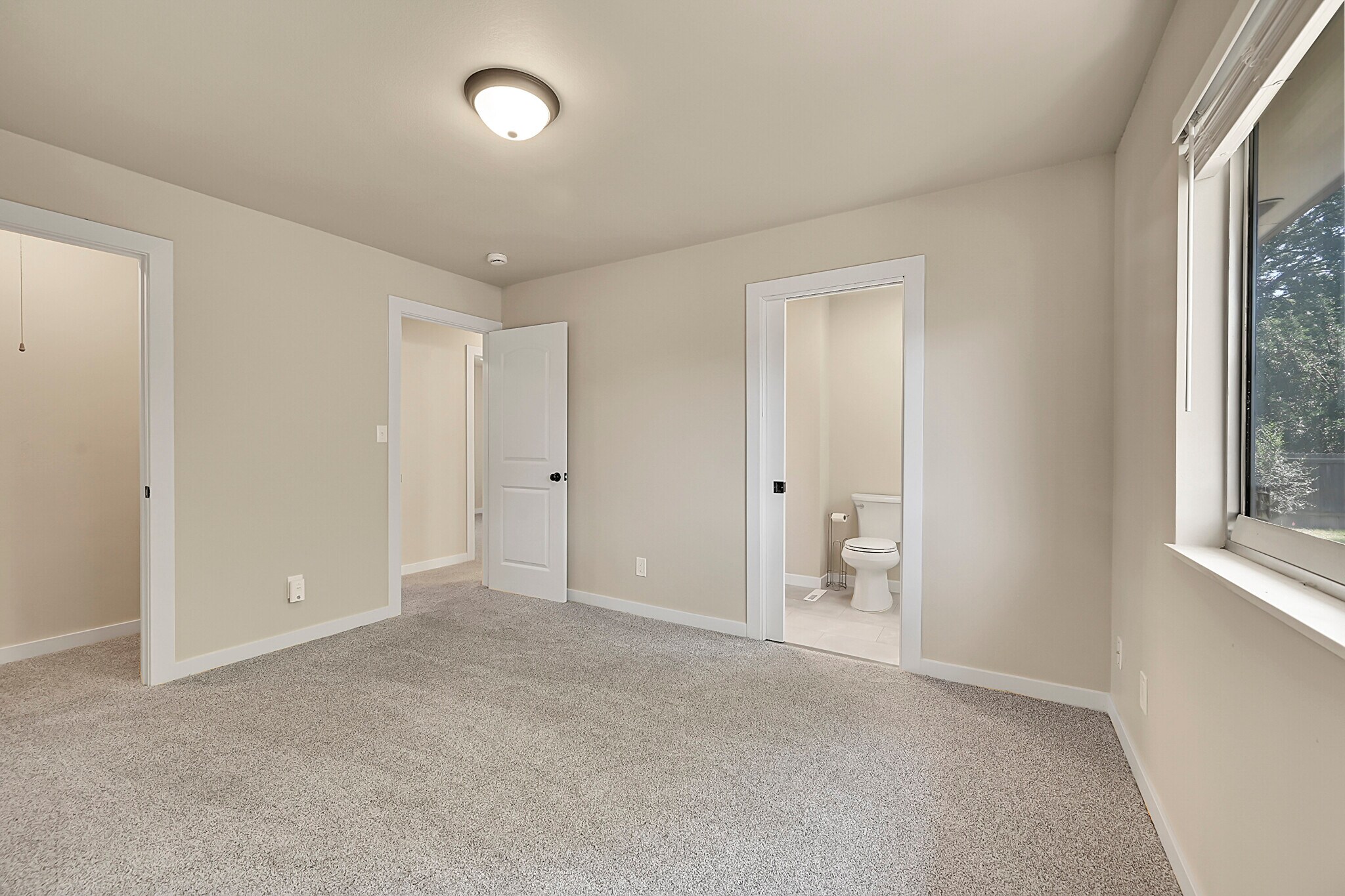 Building Photo - 2742 W 22nd Street Dr