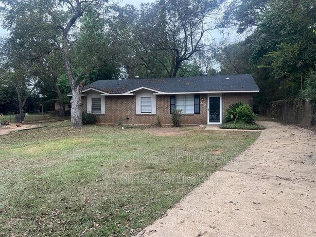 Primary Photo - 453 Pecan Tree Ct