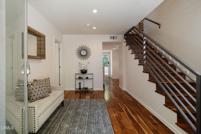 Building Photo - 1721 La Loma Rd