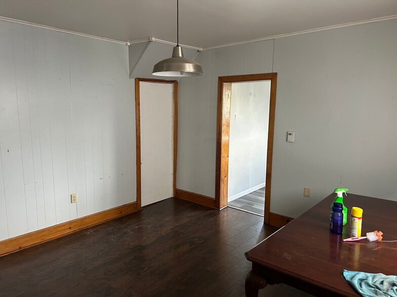Building Photo - 2518 3rd Ave