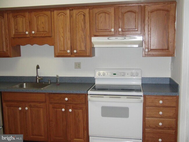 Building Photo - 3926 Wrexham Ct