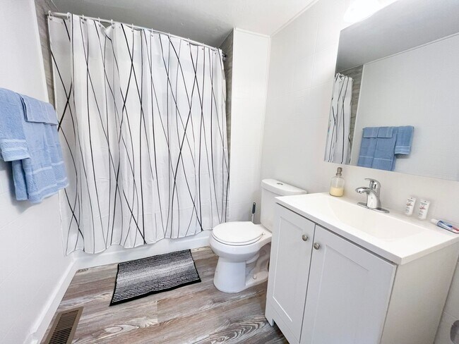 Building Photo - 3923 Bluestone Rd