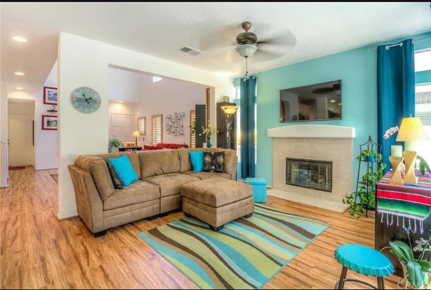 Building Photo - 933 S Lone Pine Ln