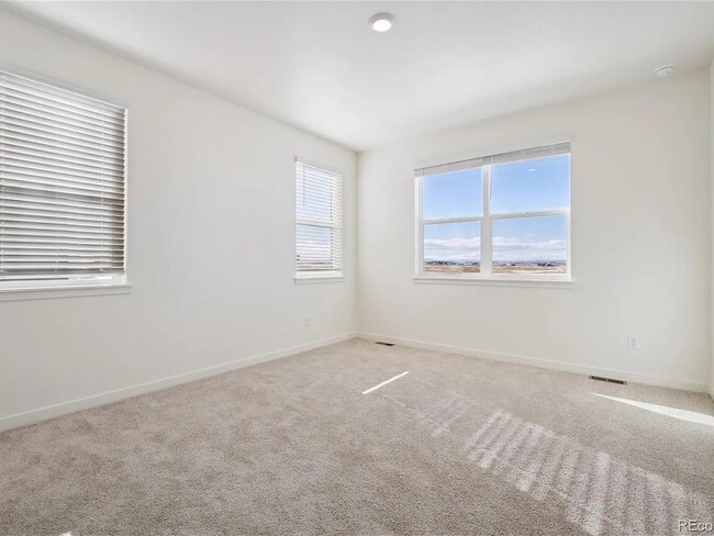 Building Photo - 43137 Capilano Clb Ct