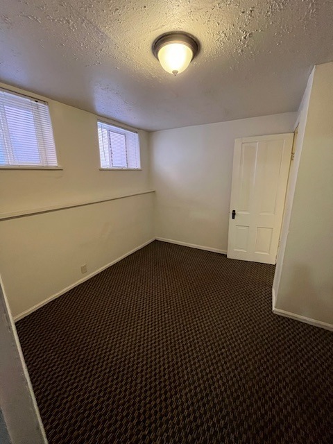 Building Photo - Charming 2 Bed, 1 Bath Lower Level Unit wi...