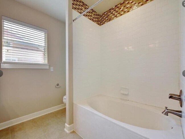 Building Photo - 1601 Miriam Ave