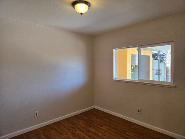 Building Photo - Algen420 - 7/$495/10 - A