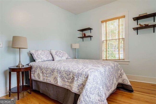 Building Photo - 1987 Knight Ct SE