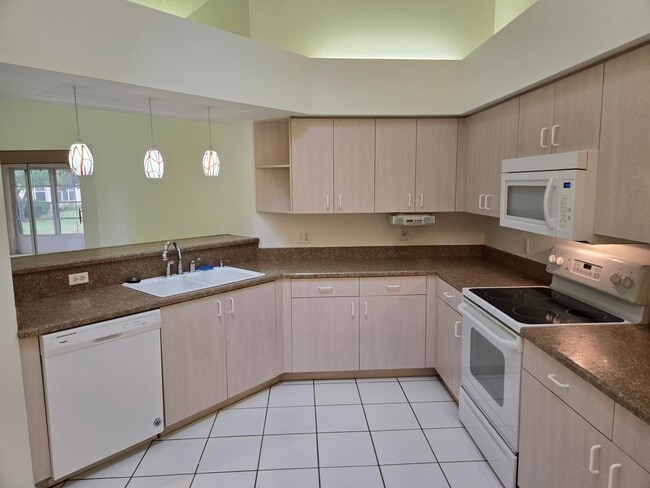 Building Photo - 4234 SE Home Way