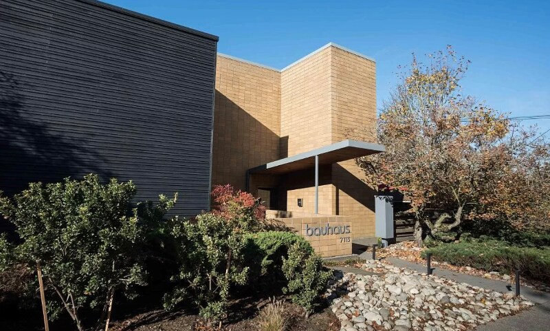 Building Photo - 7113 California Ave SW