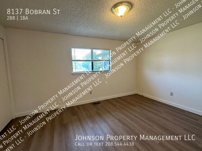 Building Photo - 8137 Bobran St