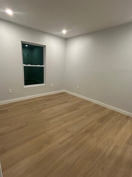 Building Photo - 6859 SW 37th St