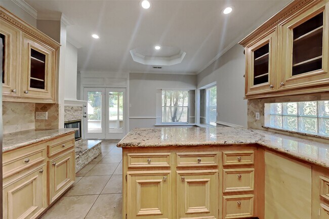 Building Photo - 20123 Sunny Shores Dr