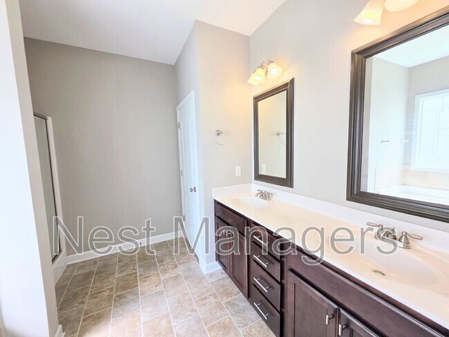 Building Photo - 2229 Andalusian Dr