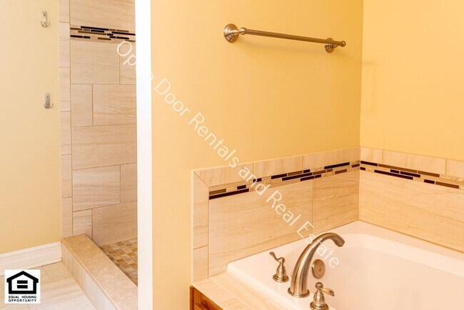 Building Photo - 13558 Paperbark Trail