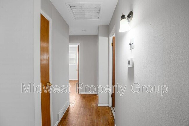 Building Photo - 1145 Scott Ave