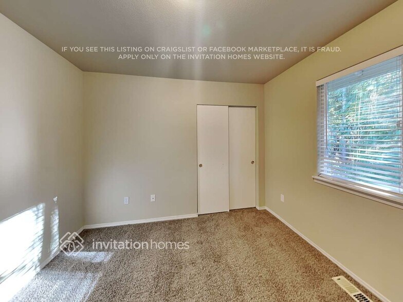 Building Photo - 7420 46th Pl NE