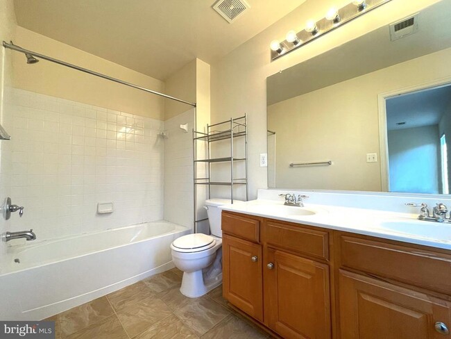Building Photo - 46053 W Westbury Blvd
