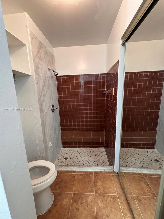 Building Photo - 3625 SW 70th Ave