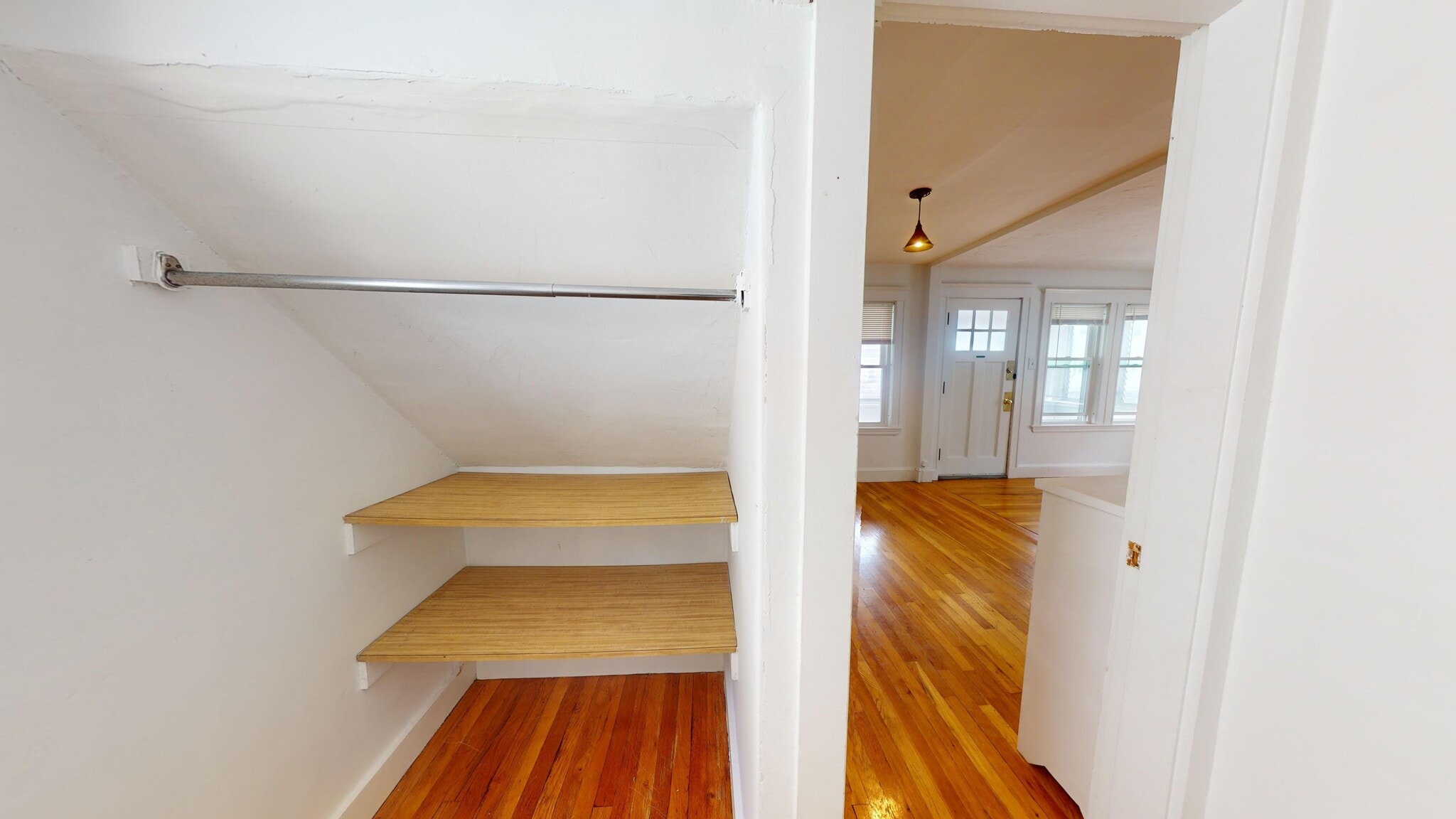 Building Photo - 52 Linwood St