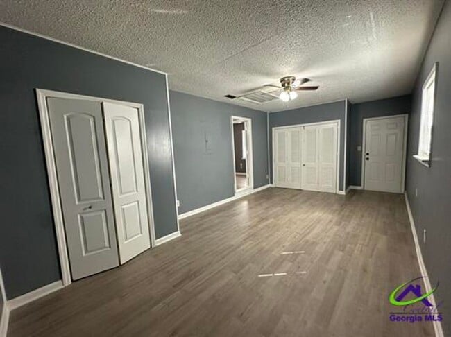 Building Photo - 503 Coventry Ct