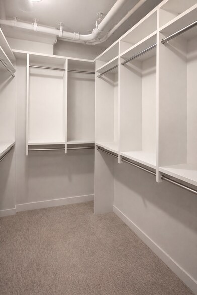 Building Photo - 207 King St