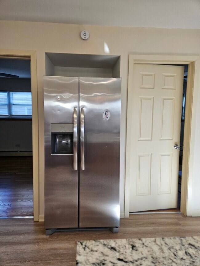 Building Photo - 2617 N 74th Ct