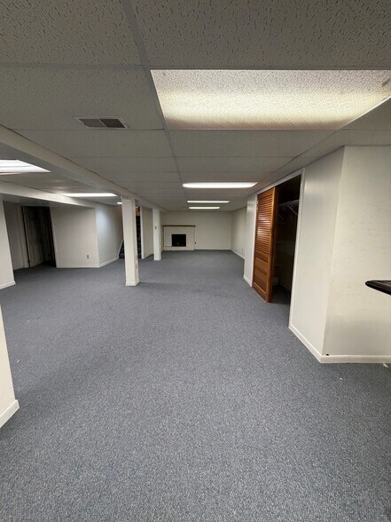 Building Photo - 319 Amelia Ave