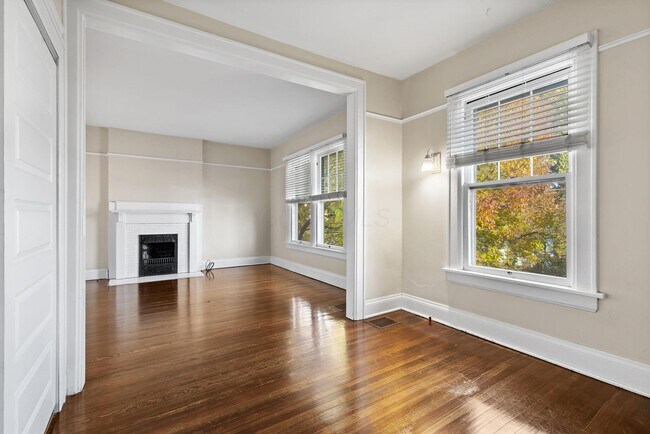 Building Photo - 439 Thurman Ave