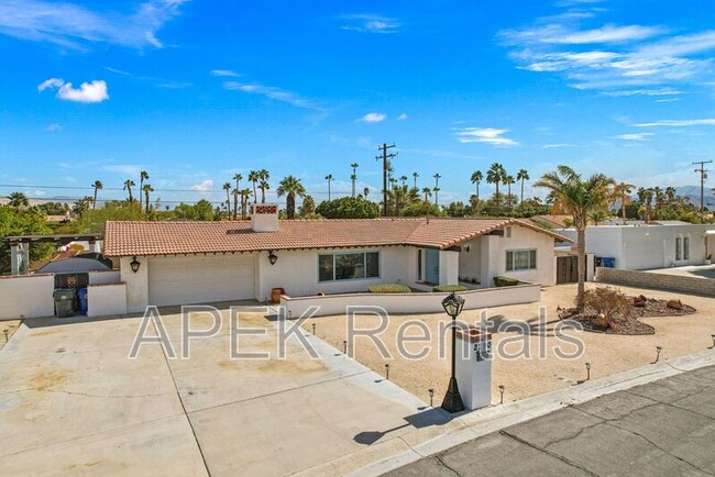 Building Photo - 2290 N Victoria Rd