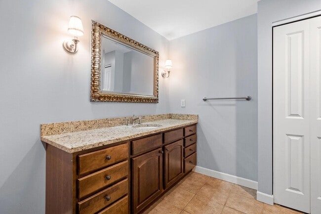 Building Photo - 317 Groveland Ave