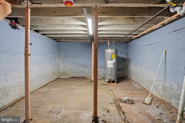 Building Photo - 1942 Ford Rd