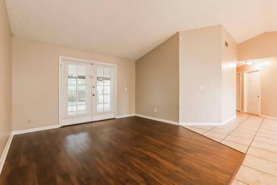 Building Photo - 4139 Spring Way Cir
